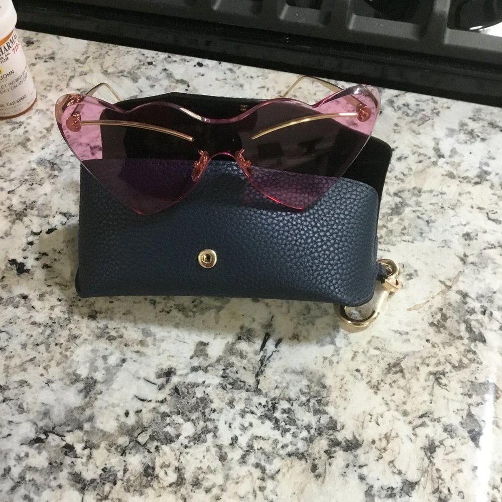 Loewe Heart  sunglasses New $460.00 - Picture 2 of 9